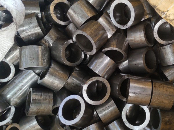 莱城无缝钢管切割